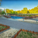 swiming_pool_and_surroundings_3_tselikas_hotel